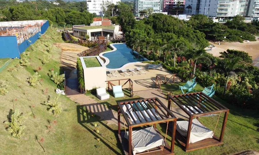 <p>Aerial view of the pool</p>
