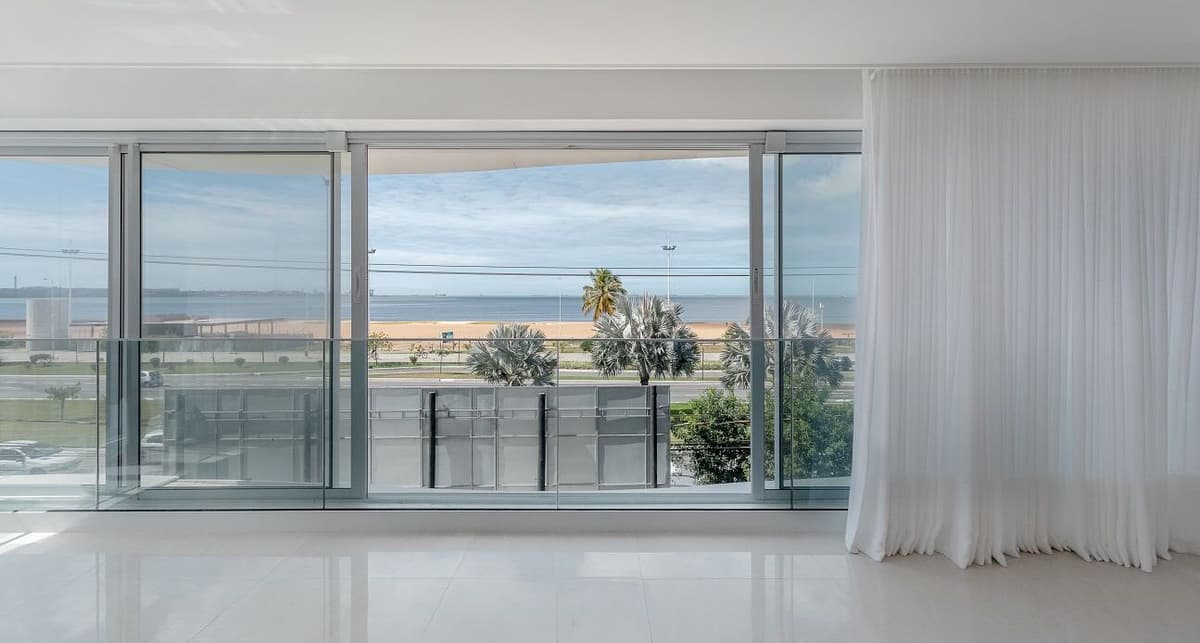 Eternal View with Floor-to-Ceiling Glass